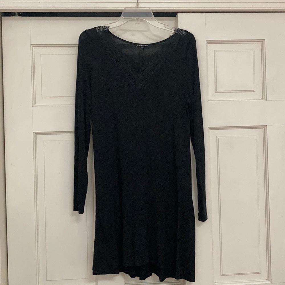 Express cotton dress with lace neck trim
